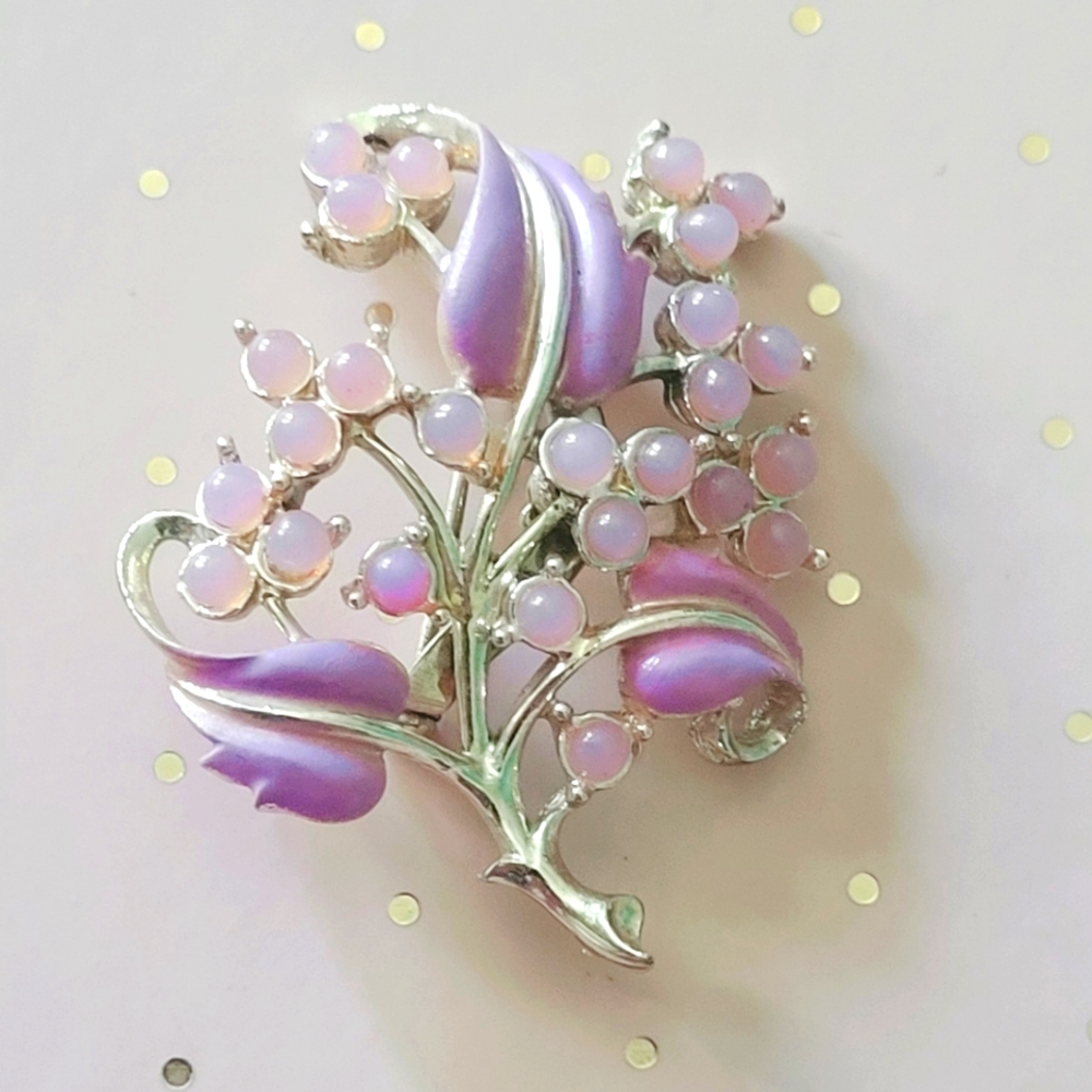 Lavender leaf plant brooch